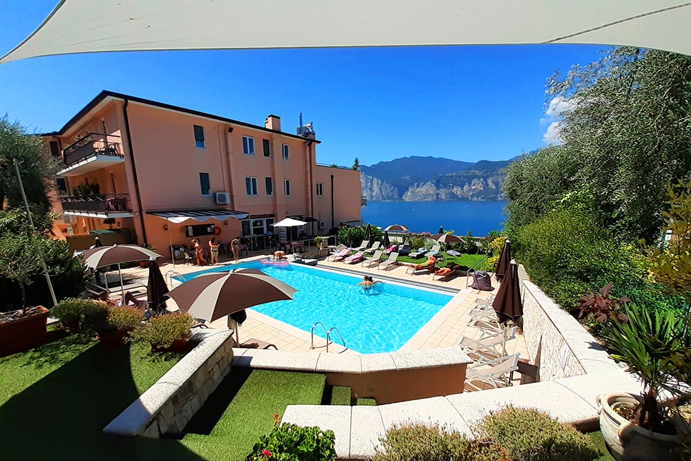 Hotel Antonella Malcesine - Hotel - Gallery - vista piscina e lago